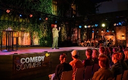 ZDF Comedy Sommer mit Till Reiners | TV-Programm von ZDF