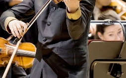 Augustin Hadelich spielt Tschaikowskys Violinkonzert