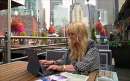 Julia Leischik sucht: Bitte melde dich