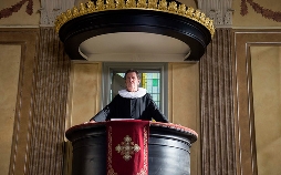 Der Hafenpastor und das Blaue vom Himmel