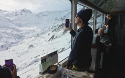 Winterwunderland Schweiz per Bahn