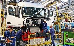 Lastwagen im Minutentakt - Das größte LKW-Werk der Welt