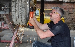 Ant Anstead: Born Mechanic