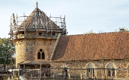 Guédelon II. Die Burg-Baustelle