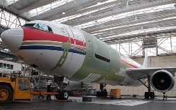 Vom Passagierjet zum Cargo-Flieger