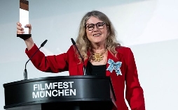 Barbara Sukowa - Spielen wie ein Kind