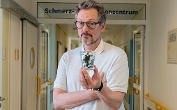 Hirschhausen und der Schmerz