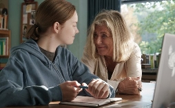 Karla, Rosalie und das Loch in der Wand