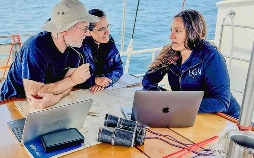 Leben auf Plastik - Per Anhalter durchs Meer