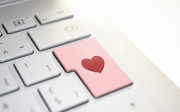 Einfach Liebe - Onlinedates und Neuanfänge