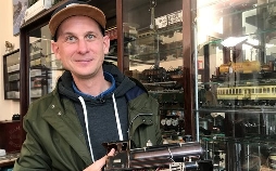 Von Puppen und Eisenbahnen - Nostalgie unterm Weihnachtsbaum