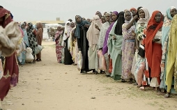 Ohne Geld die Welt retten? Eine Reise an die Grenzen der Hilfe