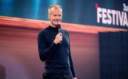 Max Uthoff: Alles im Wunderland