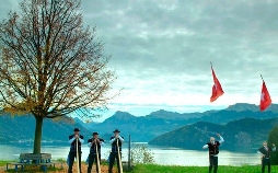 Der Vierwaldstättersee - Blaues Juwel der Schweiz