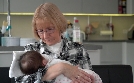 Eine Mama – 100 Babys | TV-Programm von RBB