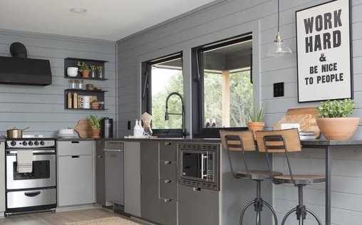 Fixer Upper - Umbauen, einrichten, einziehen! 
 Ein Waldhaus für den Sohn
