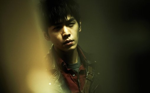 Escape from the 21st Century 
 Drei chinesische Teenager sind im Jahr 1999 fest d...