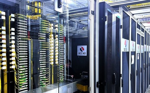 Droht der digitale Blackout? 
 KI und Internet am Limit