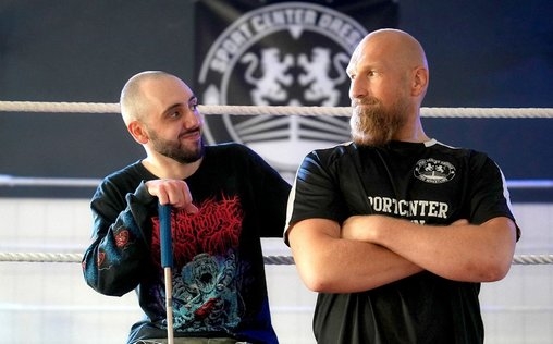 Echtes Leben 
 Fast blind durch Deutschland - Ein Roadtrip mit Comedian Timur Turga
