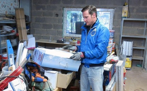 Der Trödeltrupp - Das Geld liegt im Keller 
 Andreas bei Robert