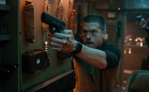The Bridge 
 Eric (Dylan Spouse) ist ein ehemaliger Elitesoldat...