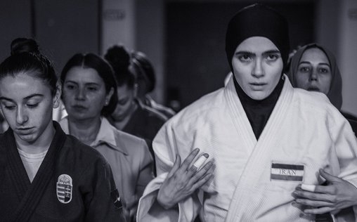 Tatami 
 Judoka Leila reist mit ihrer Trainerin Maryam zu d...