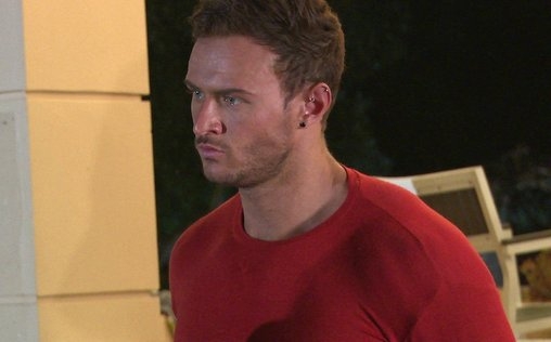 Geordie Shore 
 Holly und Kyle zoffen sich