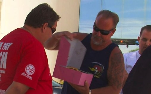 Storage Wars - Die Geschäftemacher 
 In Siegerlaune