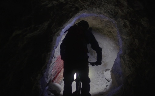 Geheime Welten - Reise in die Tiefe 
 Versteckt im Felsen