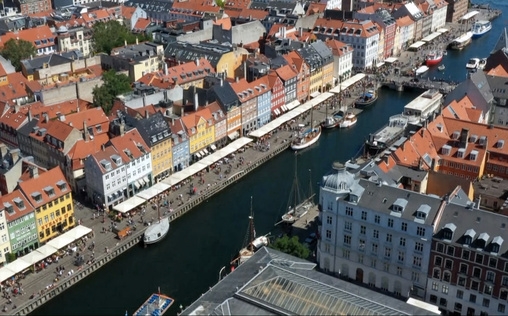 Dänemark von oben 
 Im Norden Europas liegt Dänemark - geprägt von Küs...