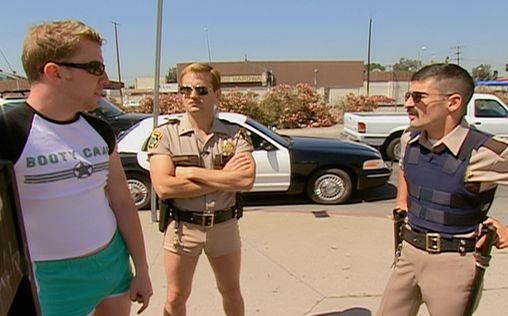 Reno 911! 
 Jones wird suspendiert