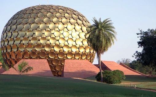 Mit Kompass und Köpfchen auf hoher See 
 Indien, Auroville