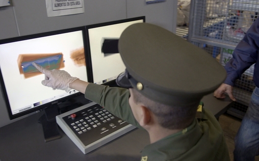 Drehkreuz des Drogenschmuggels - Flughafen Kolumbien 
 Flughafen Kolumbien
