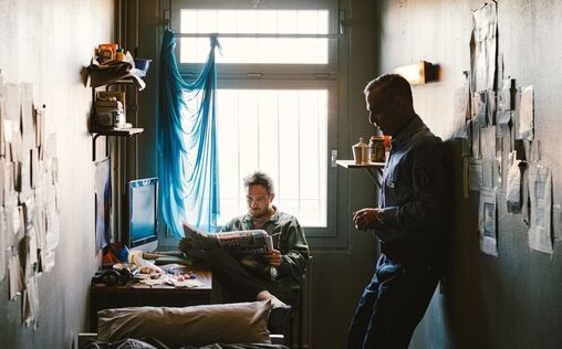 Asbest 
 Kleine Häuser, große Familien