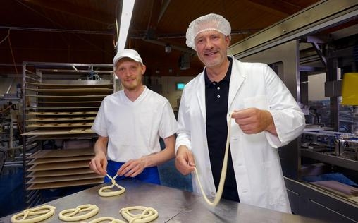 Aufgegabelt von Alexander Herrmann 
 Dem Geheimnis eines perfekten Knödelteigs ist Alex...