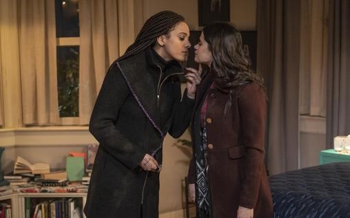 Charmed 
 Versteinert und vertauscht