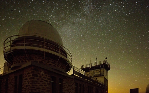 How the World Ends - Anleitung zur Apokalypse 
 Armageddon am Himmel