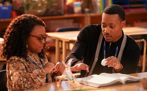 Abbott Elementary 
 Eierfall-Projekt