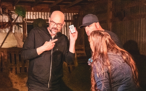 Ghost Adventures: House Calls 
 Schritte auf dem Dach