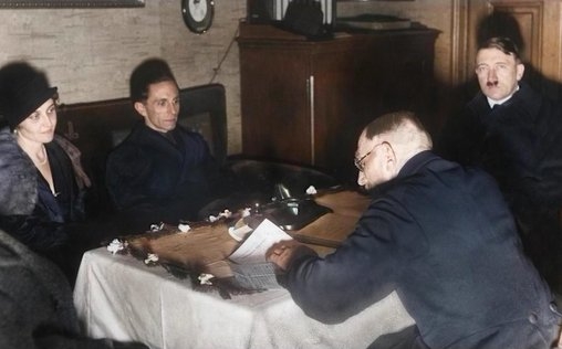 Adolf Hitler 
 Die Handlanger des Horrors