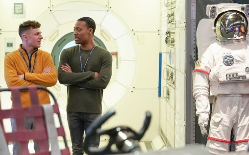 Abbott Elementary 
 Nachts im Franklin Institute