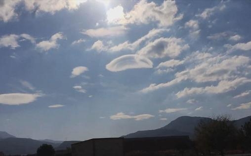 Unheimliche Videos 
 UFOs im Undercover-Einsatz