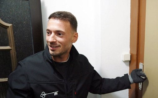 Deutschland bei Nacht - Schuften statt schlafen 
 Der Türöffner