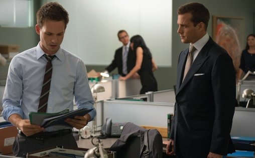 Suits 
 Aus dem Nichts