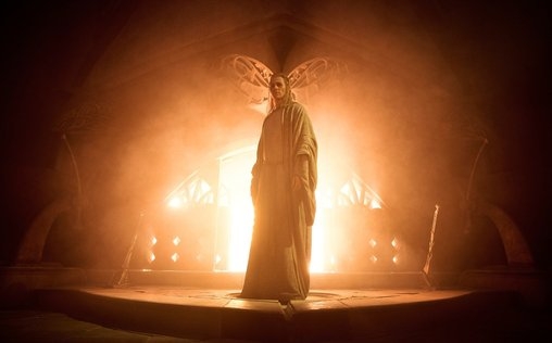 Der Herr der Ringe: Die Ringe der Macht 
 Wo die Sterne fremd sind