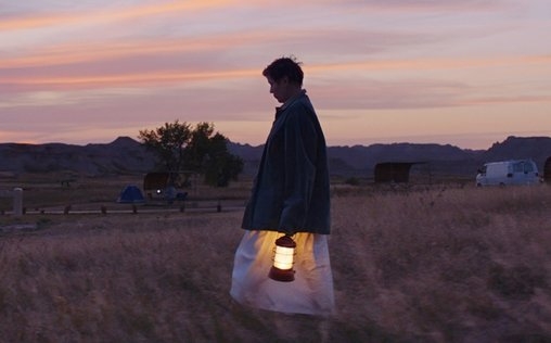 Nomadland 
 In der Kleinstadt Empire in Nevada, in der die 60-...