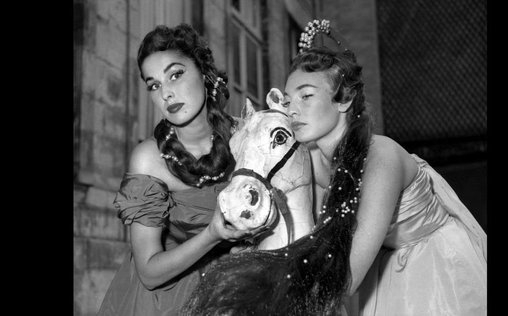 Pierre Cardin - Markenzeichen Modernität 
 Pionier des Prêt-à-porter, Erfinder der futuristis...