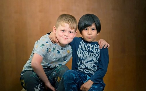 Naked 
 Ungleich geboren