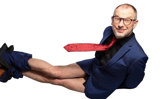 Severin Gröbner: ÜberHaltung 
 Severin Groebner macht vor, wie das geht mit der H...