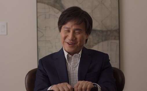 Awkwafina Is Nora from Queens 
 Liebe & Ordnung